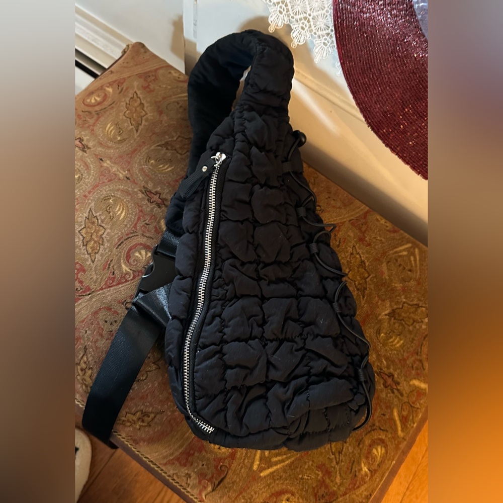 Urban Outfitters Karo Quilted Nylon Sling Bag - Picture 2 of 3